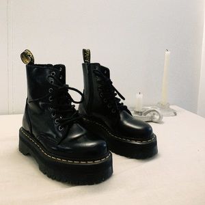 Dr. Martins : JADON SMOOTH LEATHER PLATFORM BOOTS size 5 women’s